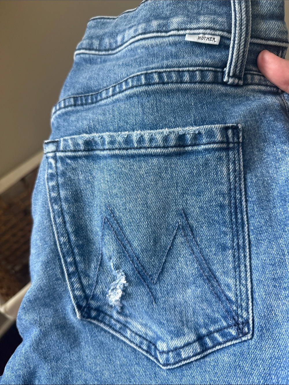 MOTHER tomcat Cropped High-Rise Jeans in Light Blue - Picture 6 of 9